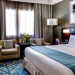 Standard King Room Lounge Access